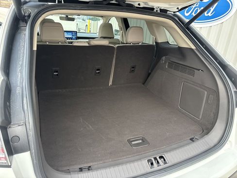 Used 2022 Lincoln Nautilus Reserve w/ Equipment Group 201A image 32