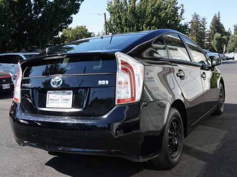 Used 2013 Toyota Prius Three image 10