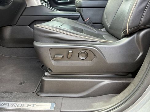Used 2023 Chevrolet Tahoe Premier AWD/4WD image 18