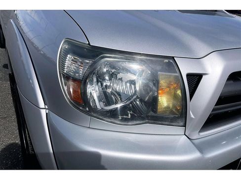 Used 2010 Toyota Tacoma PreRunner image 29