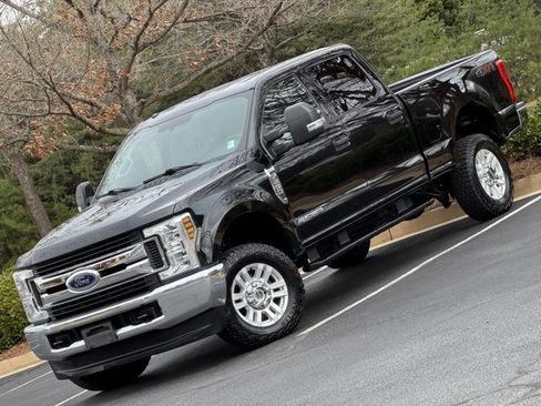 Used 2019 Ford F250 XLT image 1