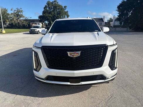 Used 2025 Cadillac Escalade ESV Sport Platinum AWD/4WD image 6