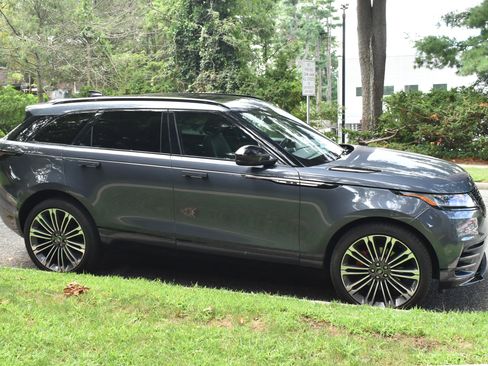Used 2024 Land Rover Range Rover Velar Dynamic SE AWD/4WD image 9