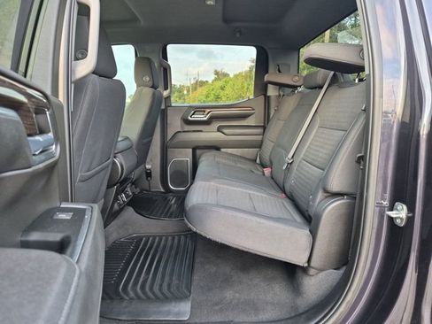 Used 2023 Chevrolet Silverado 1500 LT AWD/4WD image 17