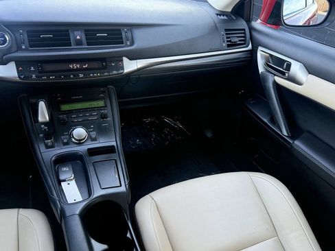 Used 2014 Lexus CT 200h image 6