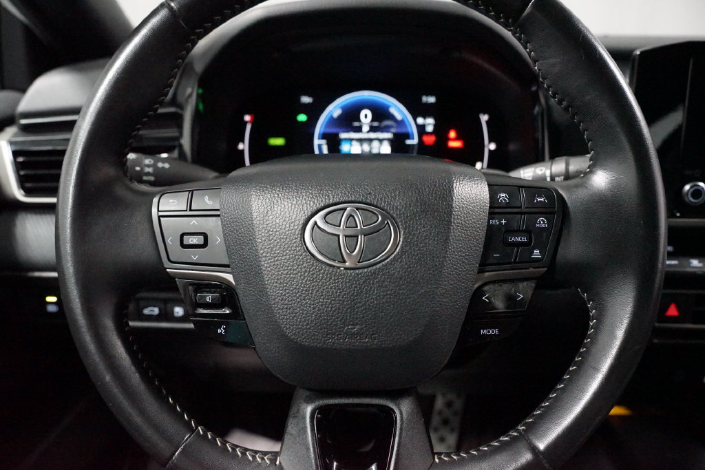 Certified 2025 Toyota Camry SE FWD image 12