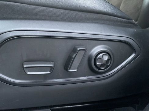 Used 2023 Jeep Grand Cherokee L Laredo image 26