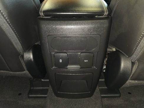 Used 2023 Ford Explorer XLT w/ Equipment Group 202A AWD/4WD image 32