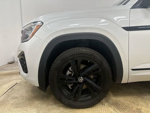 Used 2025 Volkswagen Atlas Cross Sport SEL R-Line AWD/4WD image 20