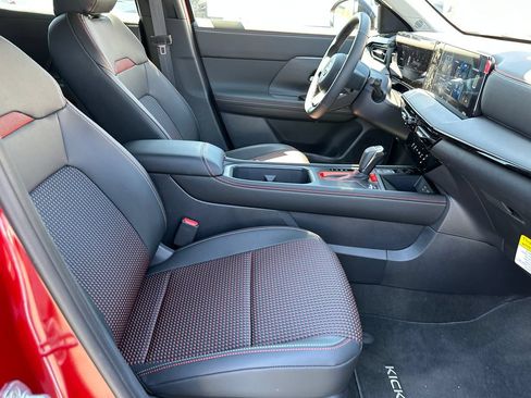 New 2026 Nissan Kicks SR w/ SR Premium Package FWD image 14