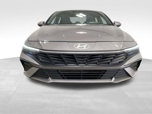 Used 2024 Hyundai Elantra SEL image 6