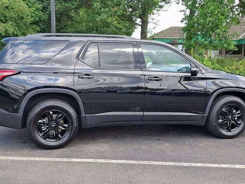 Certified 2023 Chevrolet Traverse LT FWD image 3