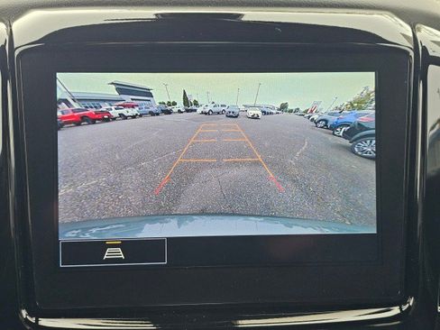 Used 2023 Chevrolet Traverse LT FWD image 32