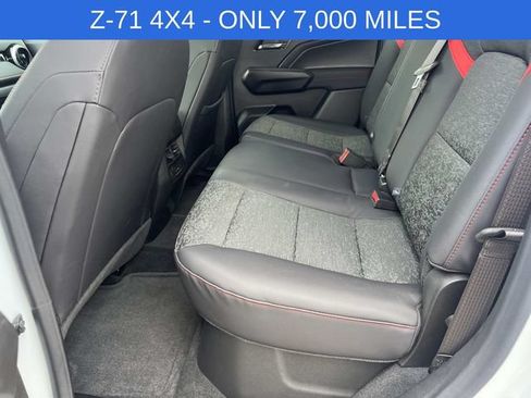 Used 2026 Chevrolet Colorado Z71 w/ Technology Package AWD/4WD image 11
