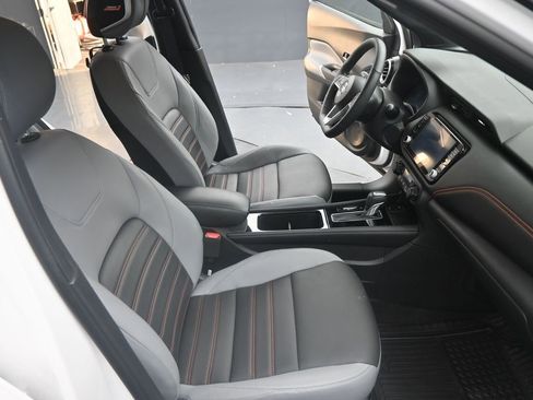 Used 2021 Nissan Kicks SR w/ SR Premium Package image 21