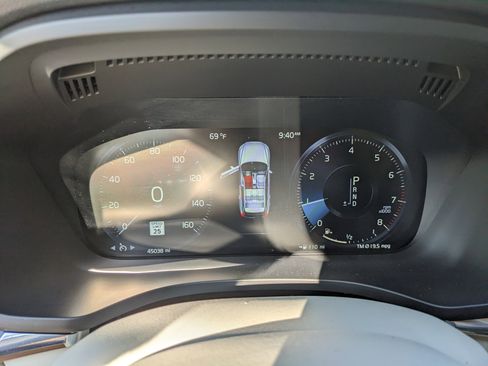 Used 2020 Volvo XC60 T6 Momentum image 13