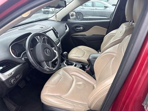 Used 2017 Jeep Cherokee Limited AWD/4WD image 6