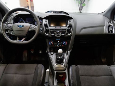 Used 2017 Ford Focus RS image 5