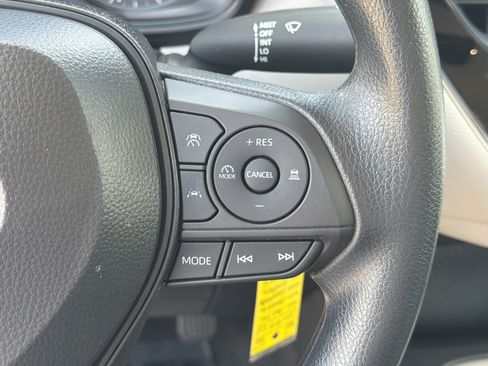 Used 2024 Toyota Corolla LE FWD image 25
