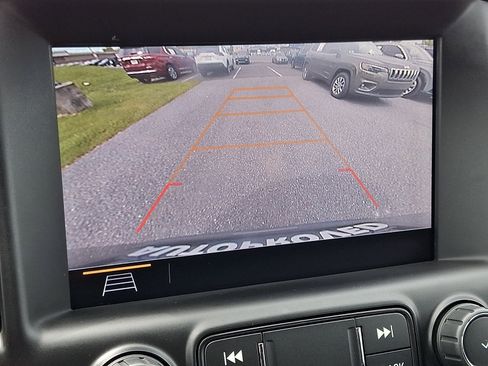 Used 2019 GMC Terrain SLE w/ Driver Convenience Package AWD/4WD image 19