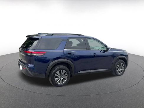 Used 2025 Nissan Pathfinder SV AWD/4WD image 15