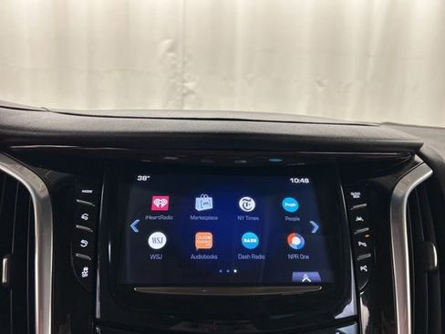 Used 2020 Cadillac Escalade Premium Luxury image 16