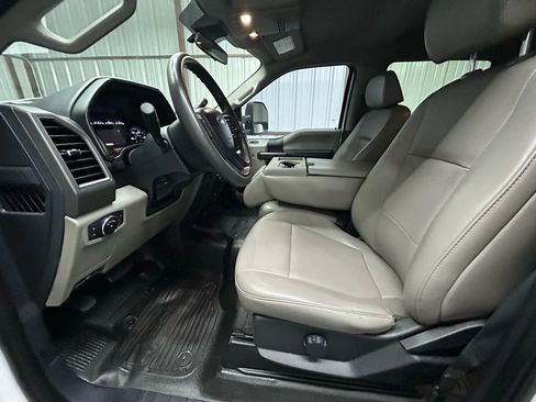 Used 2022 Ford F250 XL w/ Power Equipment Group image 8