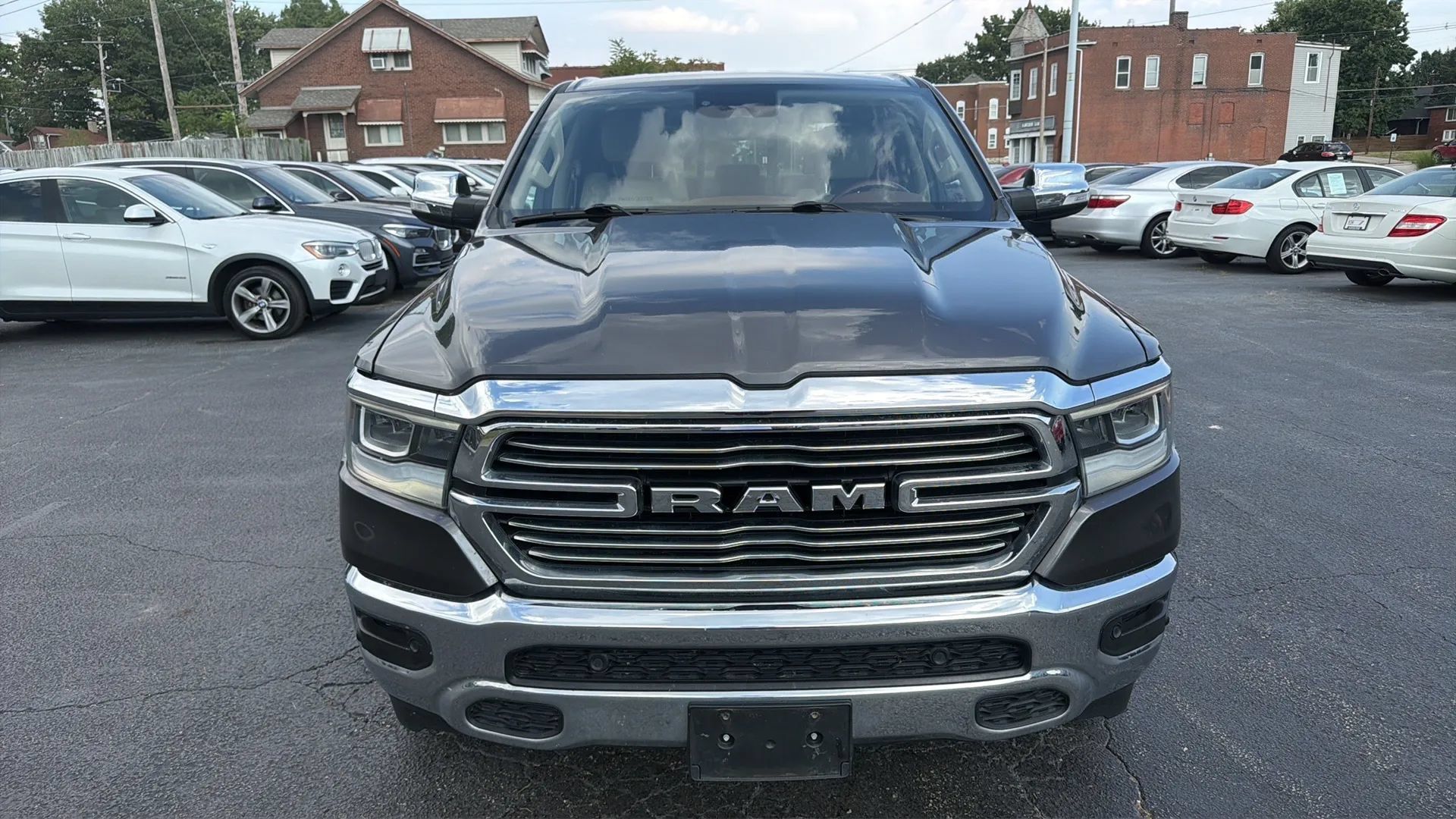 Used 2021 RAM 1500 Laramie AWD/4WD image 2