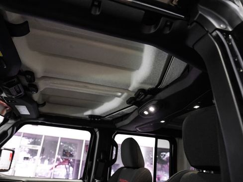 Used 2024 Jeep Wrangler Unlimited Rubicon image 32