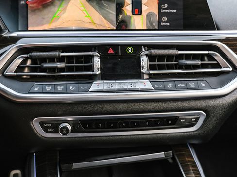 Used 2019 BMW X5 xDrive50i w/ M Sport Package image 27