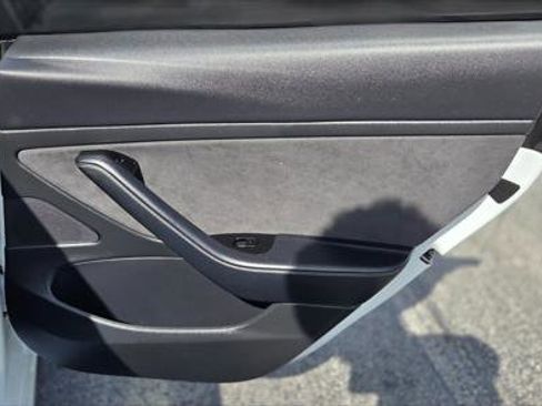 Used 2020 Tesla Model 3 Standard Range image 16