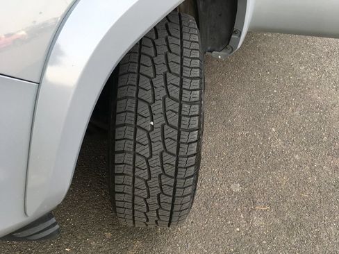 Used 2021 Toyota Tacoma SR5 AWD/4WD image 38