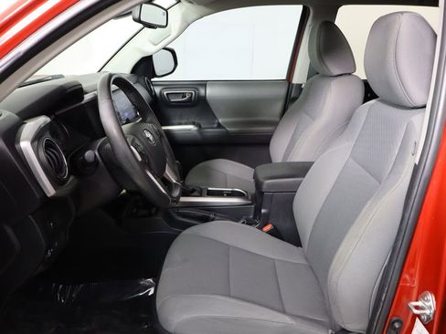 Used 2022 Toyota Tacoma SR5 w/ Technology Package RWD image 14