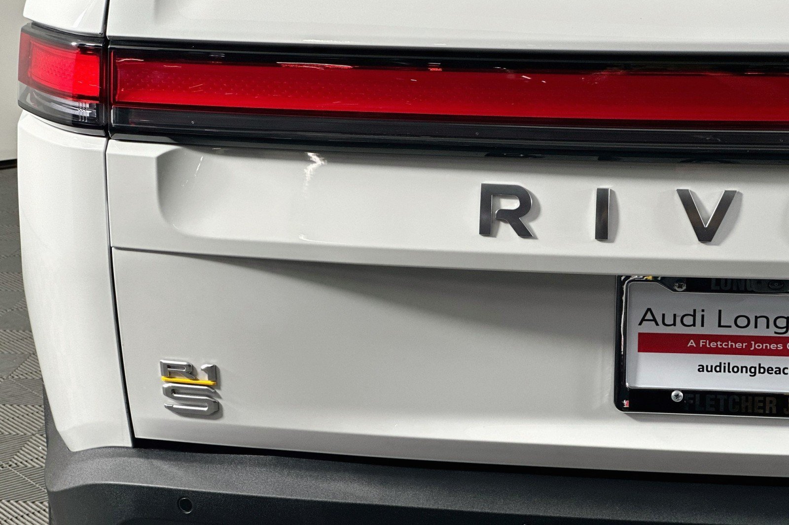 Used 2023 Rivian R1S Adventure Quad AWD/4WD image 17