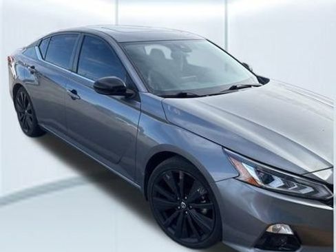 Used 2022 Nissan Altima 2.5 SR w/ Midnight Edition Package image 5