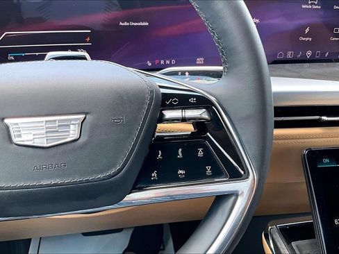 Certified 2025 Cadillac Escalade IQ Luxury 2 AWD/4WD image 12