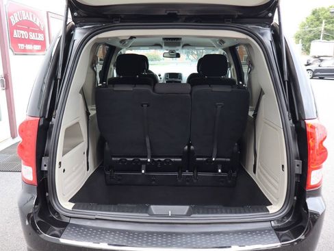 Used 2018 Dodge Grand Caravan SE w/ UConnect Hands-Free Group FWD image 4
