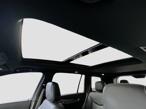 Used 2022 Cadillac XT6 Luxury image 23