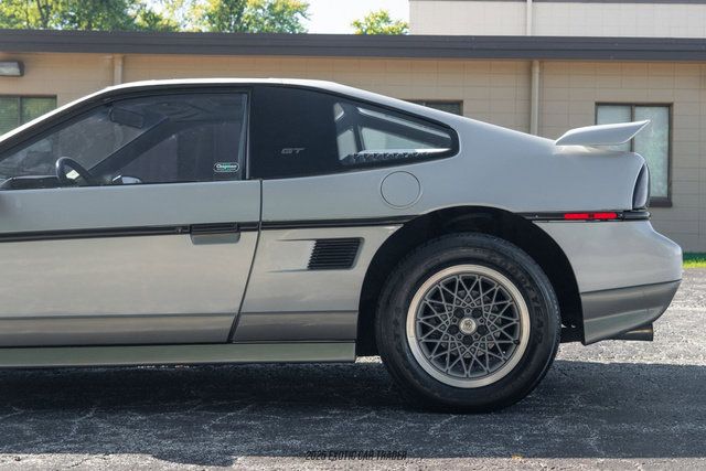 Used 1986 Pontiac Fiero GT RWD image 5
