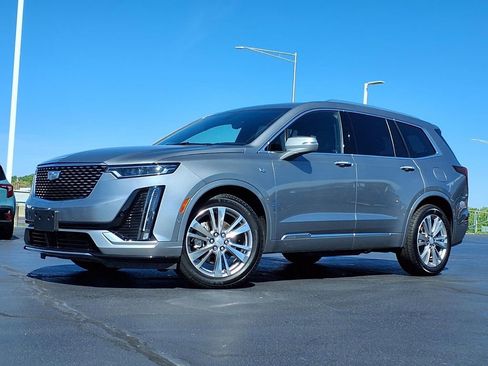 Used 2023 Cadillac XT6 Premium Luxury w/ Platinum Package FWD image 2