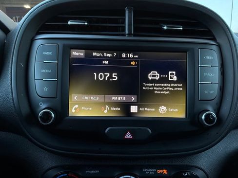 Used 2025 Kia Soul LX w/ LX Technology Package FWD image 28