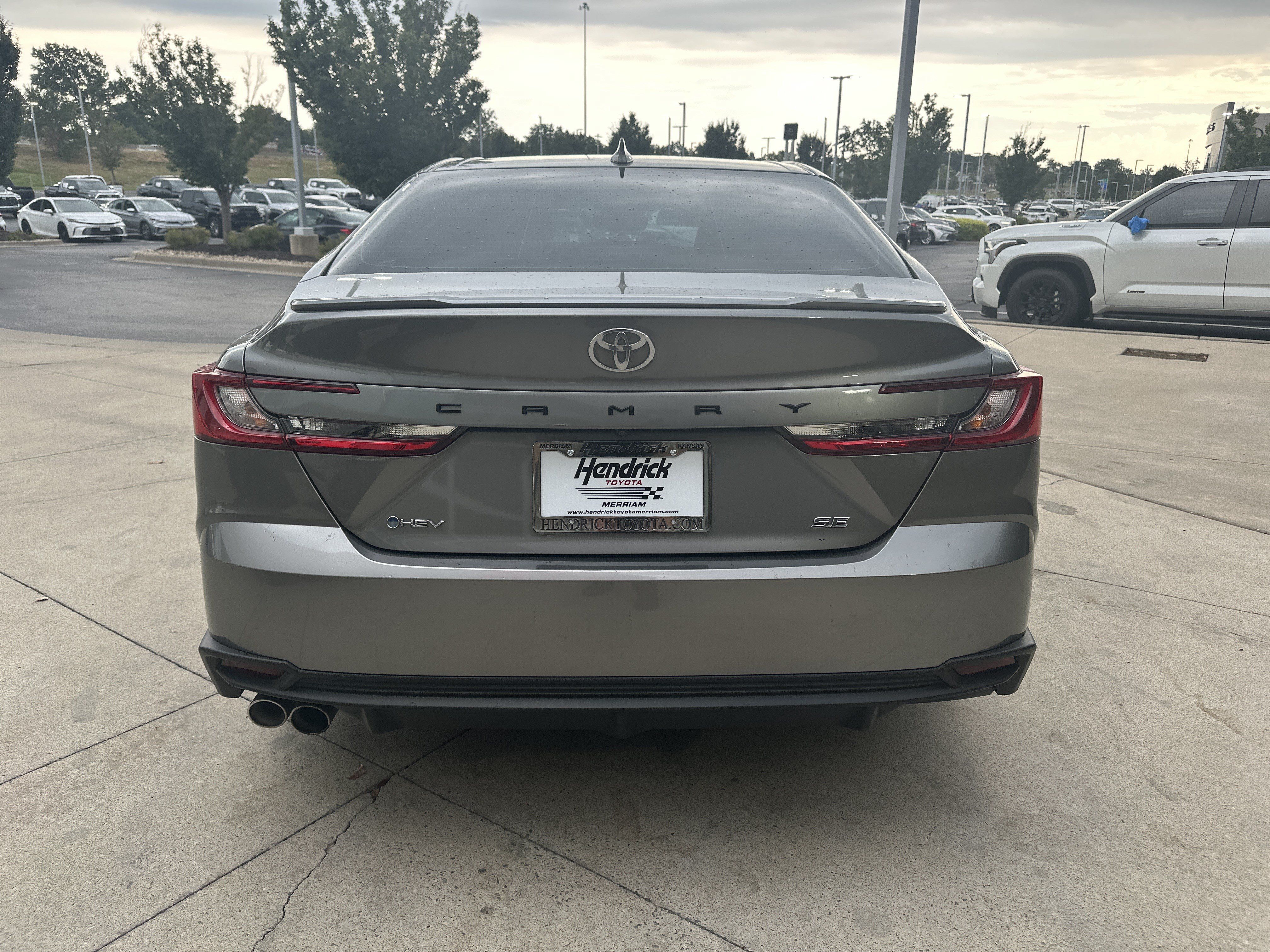 Used 2025 Toyota Camry SE w/ Convenience Package FWD image 8