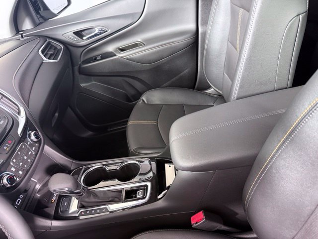 Used 2023 Chevrolet Equinox Premier AWD/4WD image 17