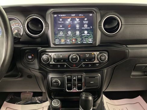 Used 2021 Jeep Wrangler Unlimited Sahara image 25