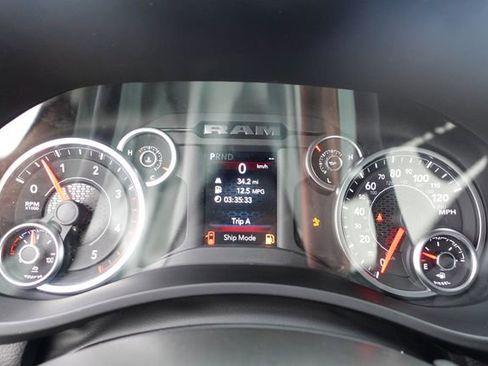 New 2026 RAM 3500 Big Horn AWD/4WD image 17