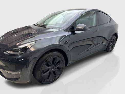 Used 2025 Tesla Model Y Long Range AWD/4WD image 11