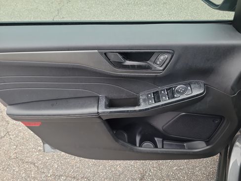 Used 2024 Ford Escape Active FWD image 18
