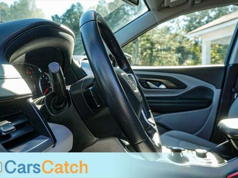 Used 2022 GMC Terrain SLE image 31