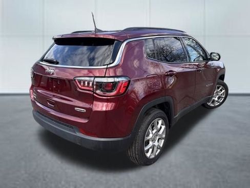 Used 2022 Jeep Compass Latitude AWD/4WD image 4