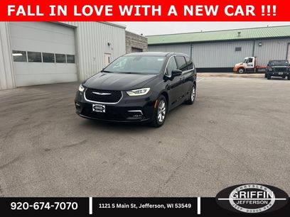 New 2026 Chrysler Pacifica Limited w/ Trailer Tow Group